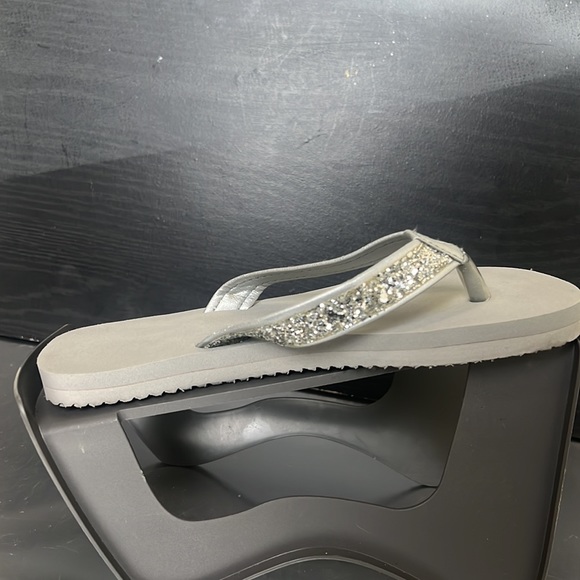 Gray Glitter Flip Flops Sz 6M - Picture 8 of 14